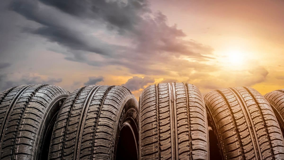 « Je pensais que c'était un défaut » : ces traits de couleur sur vos pneus neufs ont une vraie fonction