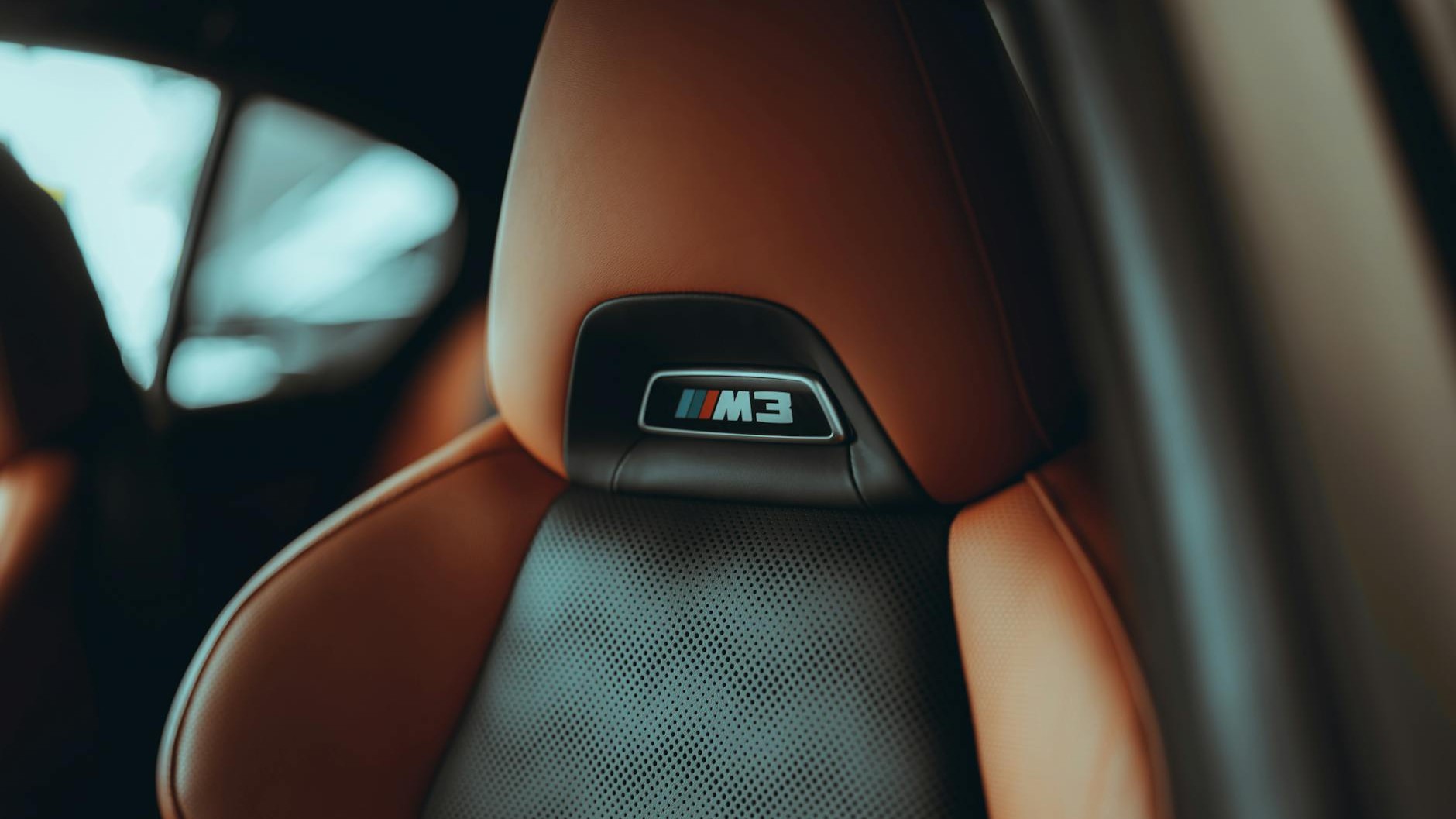 « Je ne savais pas que je roulais hors la loi » : ce numéro gravé sous le siège auto que trop de parents ne vérifient jamais